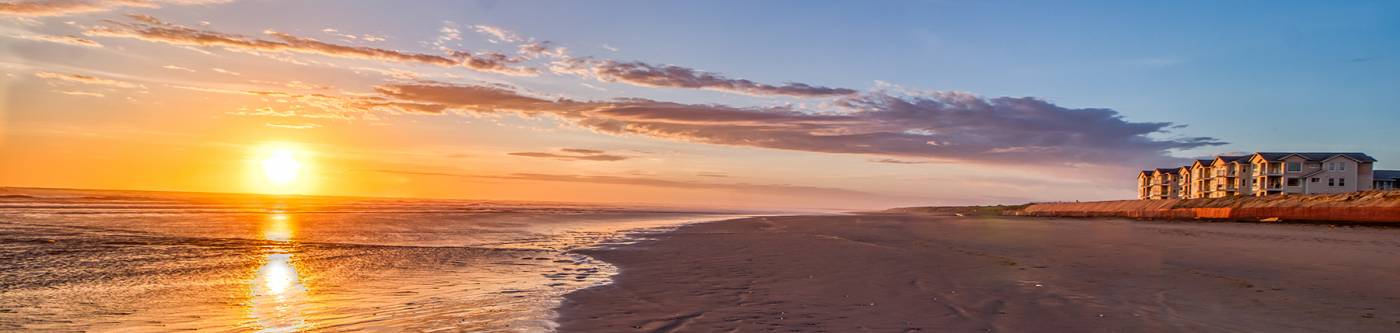Golden hour at the beach